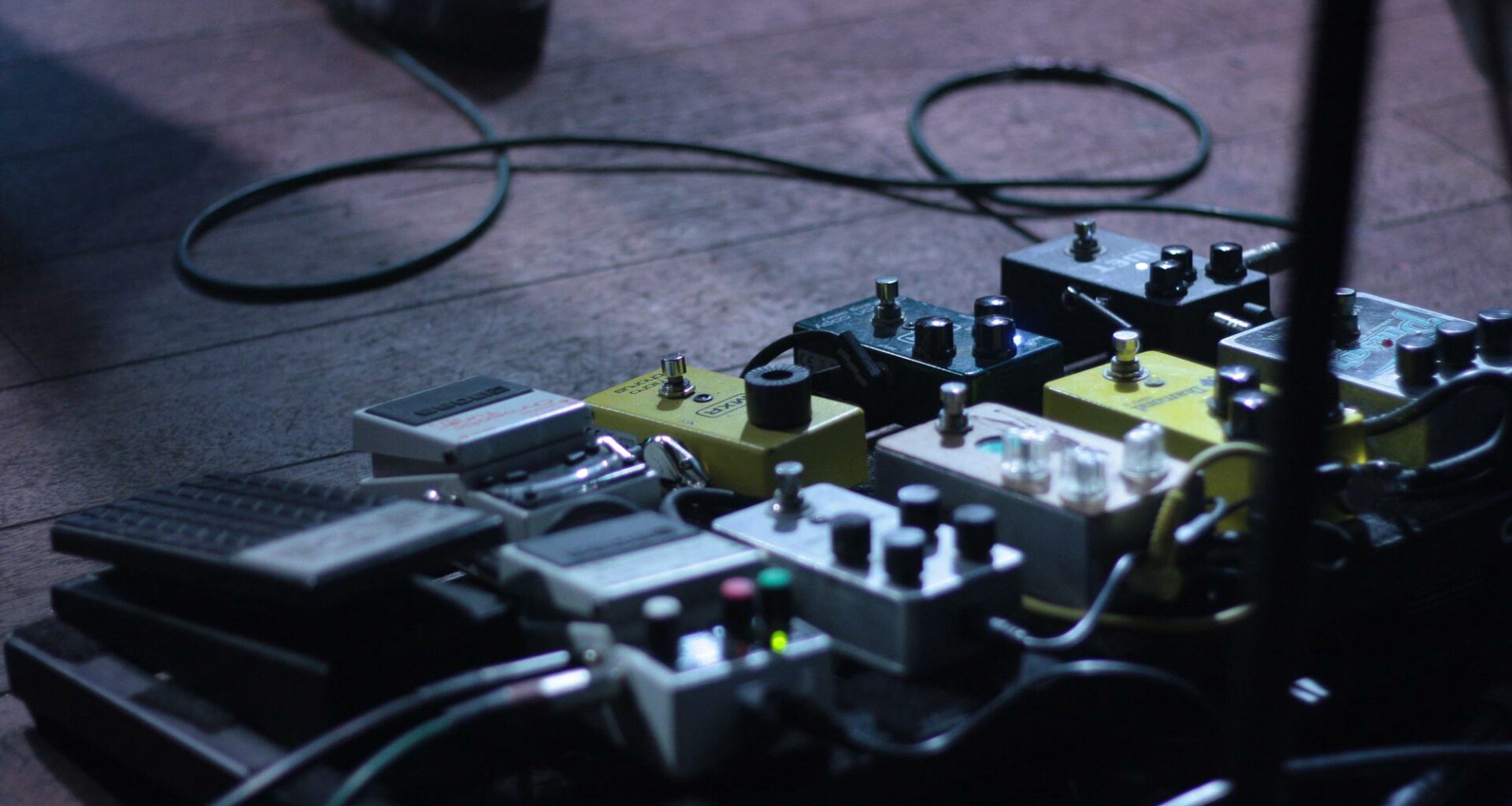 Bien chaîner son pedalboarde guitare